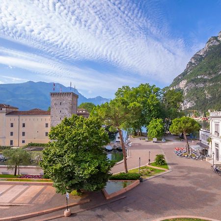 Residenza Rocca Del Lago 3 - Happy Rentals Рива дел Гарда Екстериор снимка