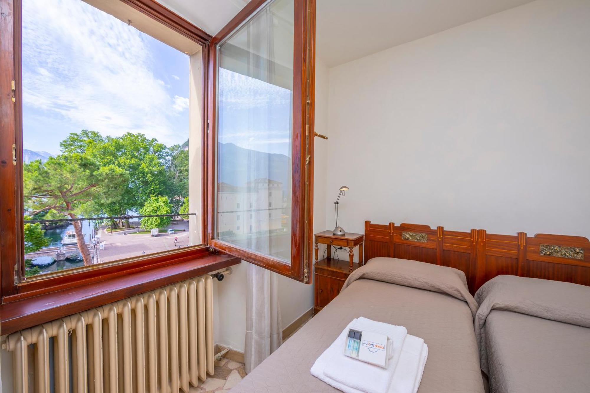 Residenza Rocca Del Lago 3 - Happy Rentals Рива дел Гарда Екстериор снимка